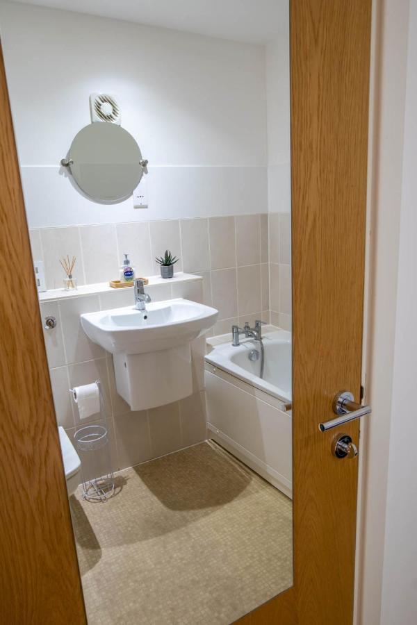 The Chaucer - Modern 3 Bed Home With Parking Close To City Centre Canterbury Exteriér fotografie